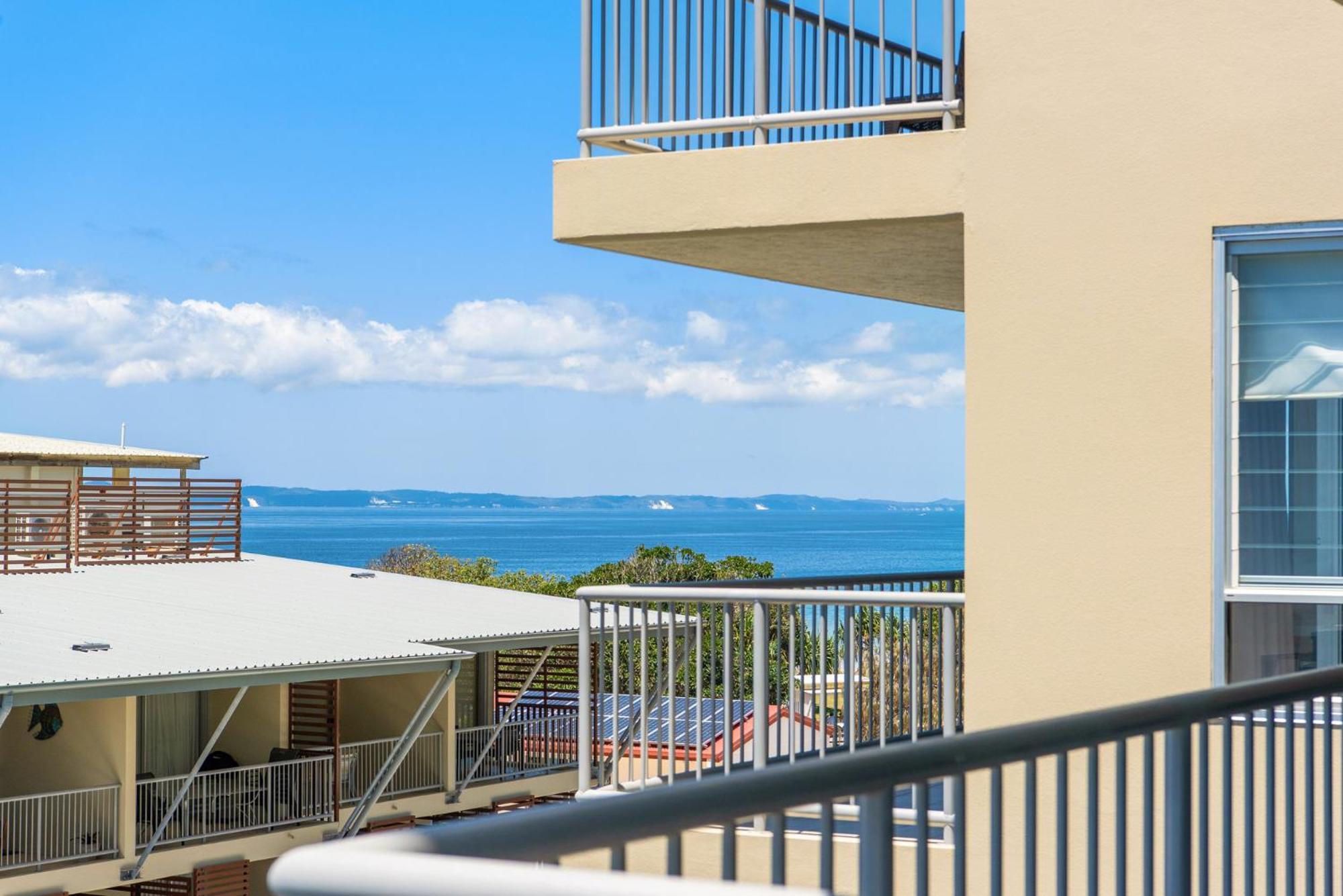 On The Beach Resort Bribie Island Woorim Екстер'єр фото