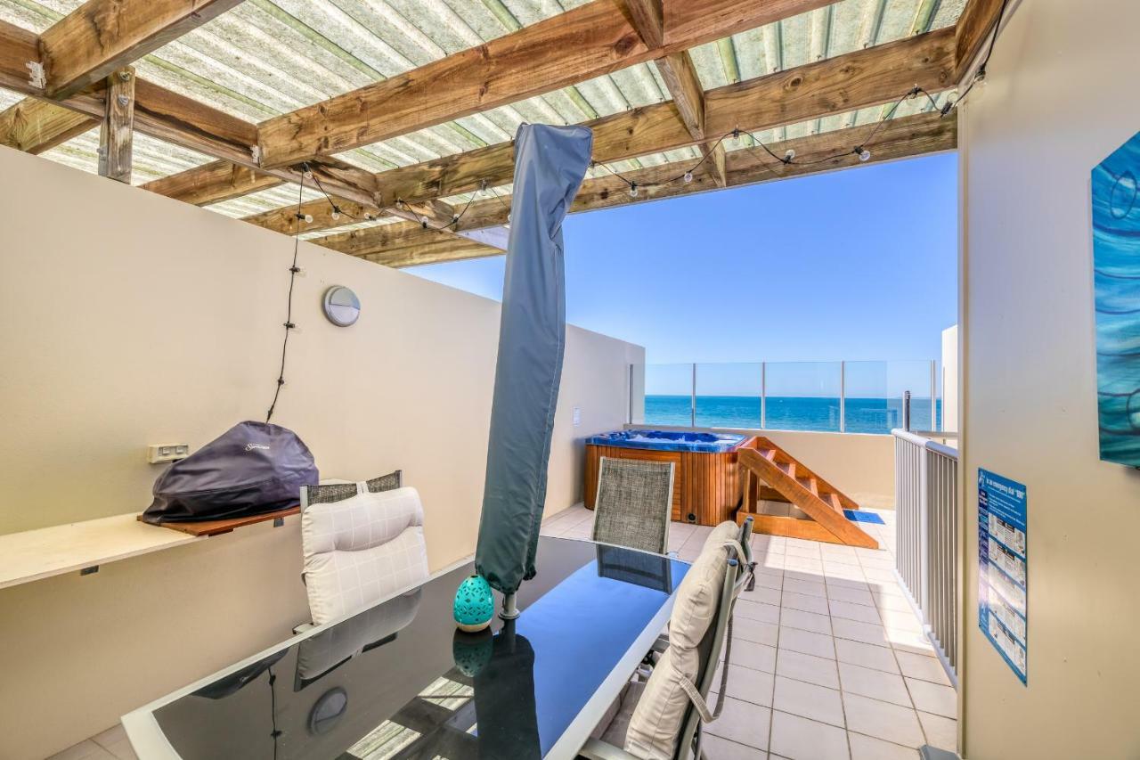 On The Beach Resort Bribie Island Woorim Екстер'єр фото