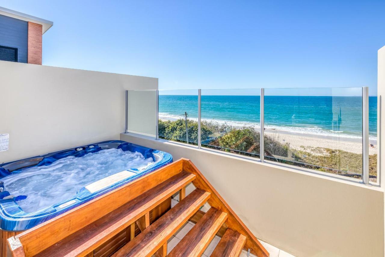 On The Beach Resort Bribie Island Woorim Екстер'єр фото